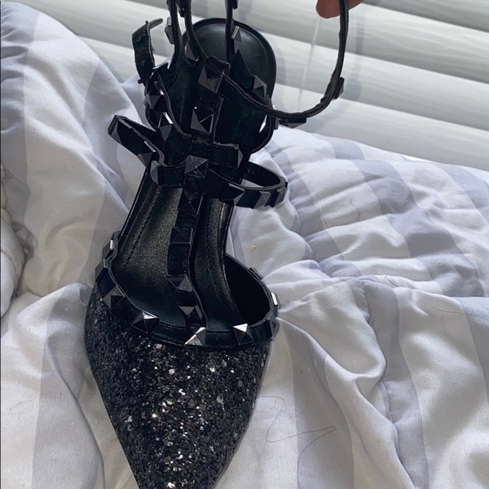 Size 9.5 BCBG sparkly Black Strappy Heels